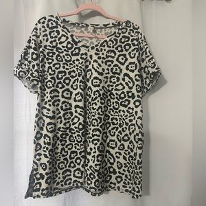Leopard print Vneck